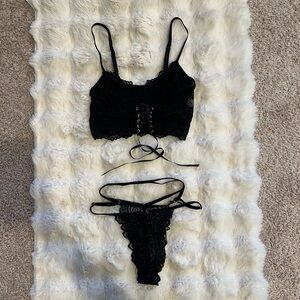 Elegant Black Lace Lingerie Set small